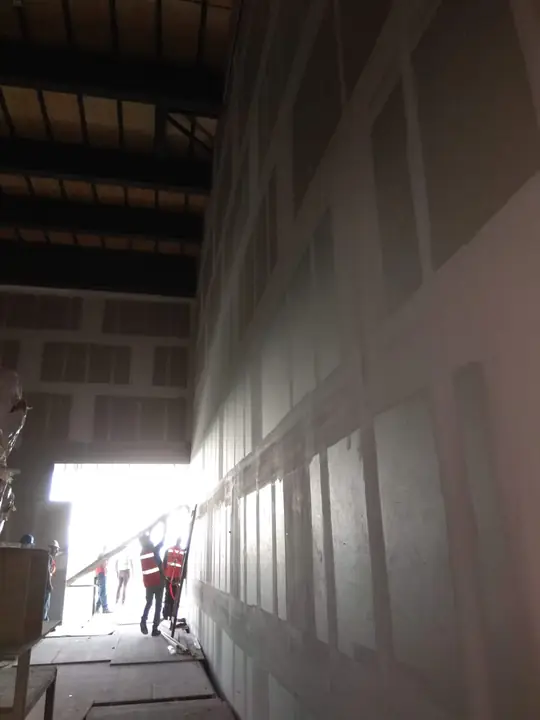 Muros de tablaroca en salas de cine de Cinépolis Portal San Ángel — foto 4 de 4