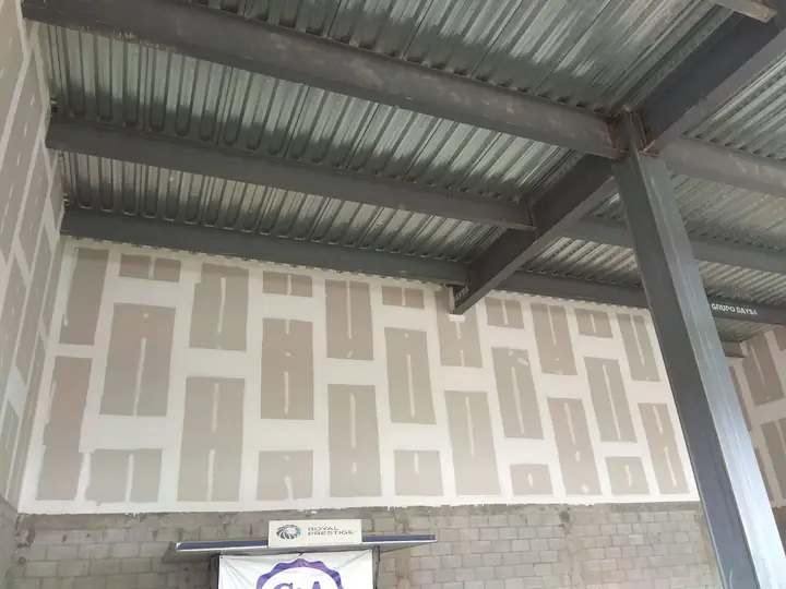 Plafón de tablaroca y acabados en plaza comercial de Cuautitlán Izcalli — foto 1 de 3
