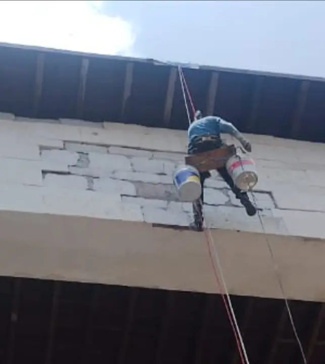 Reparación de fachada con acabado de cantera Galarza en Plaza Península Vallarta — foto 5 de 6